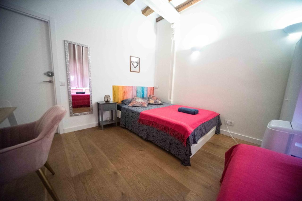 Born Rooms - St Caterina บาร์เซโลนา ภายนอก รูปภาพ